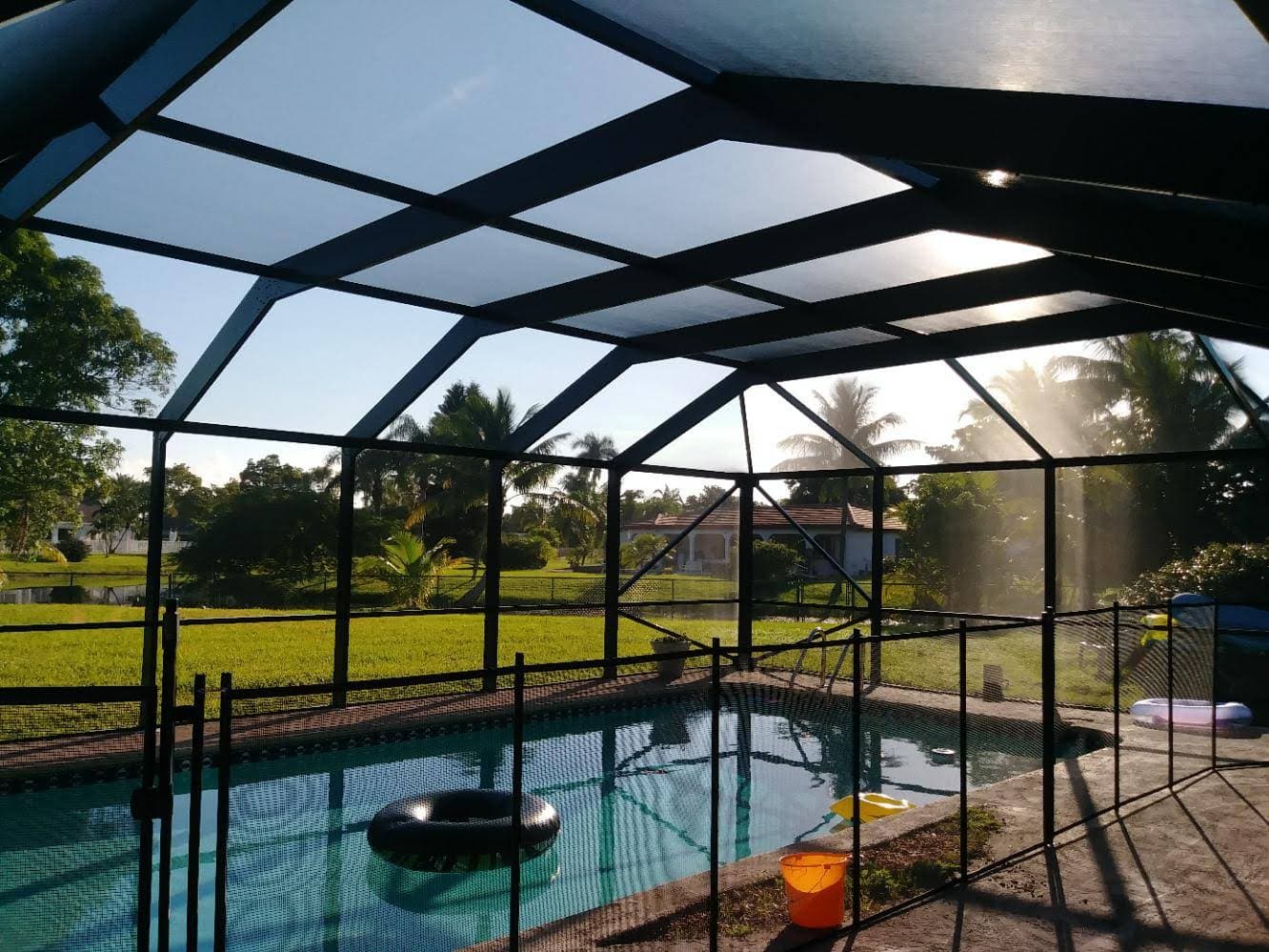 Plantation Large-Span Pool Enclosure - Image 1